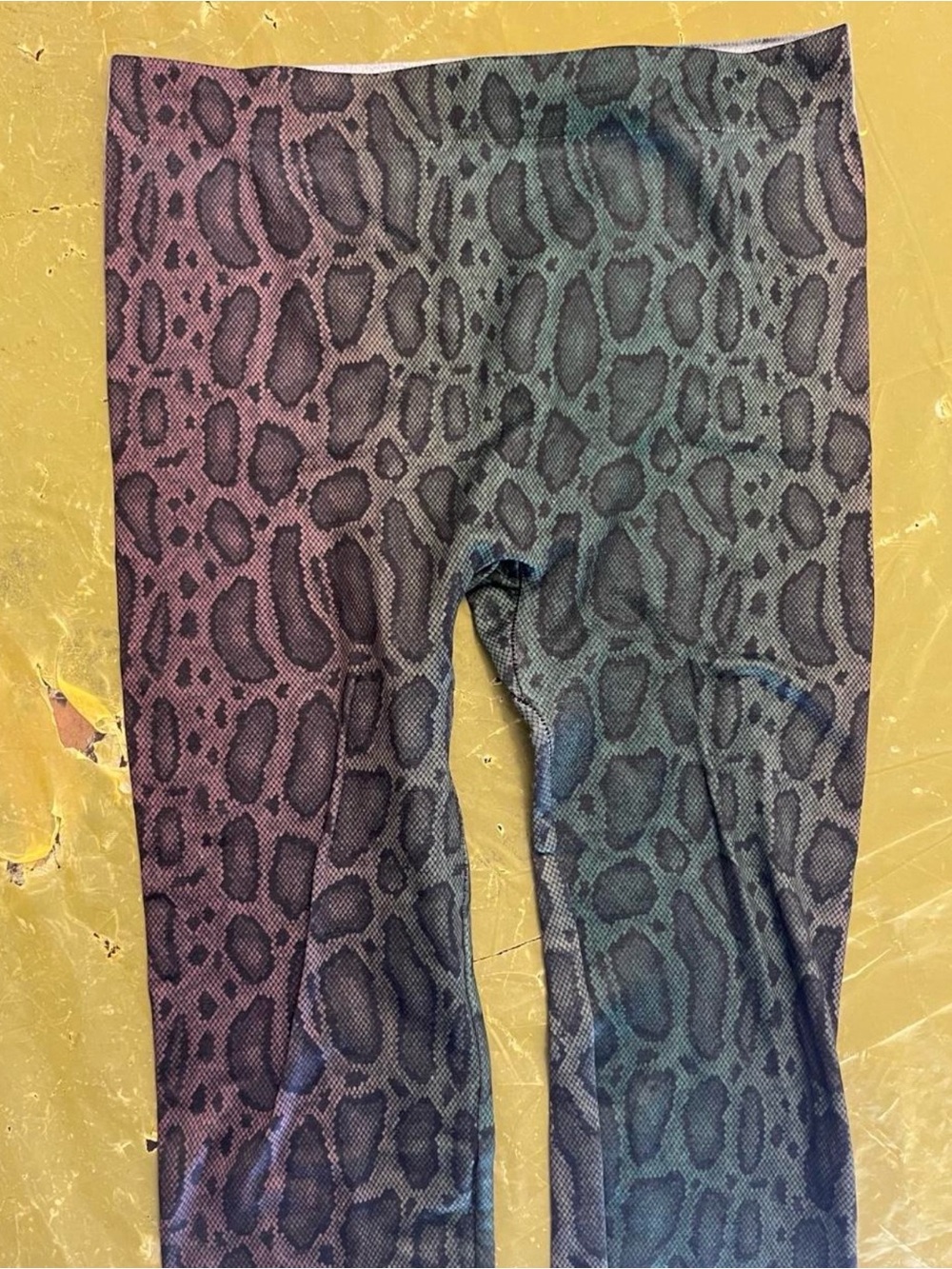 Small Animal Print Leggings in Multicolor Pre-Owned